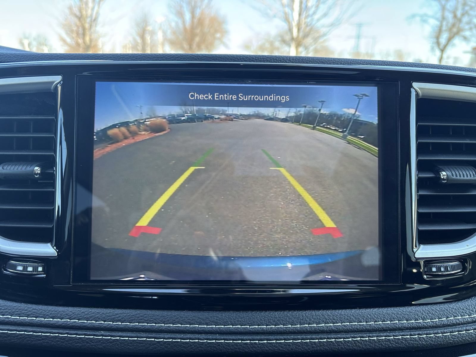 Used 2022 Chrysler Pacifica Touring-L AWD/4WD image 18