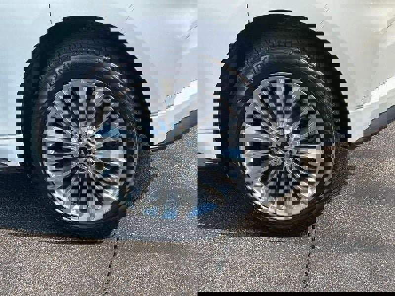 Used 2022 Ford Edge Titanium w/ Equipment Group 301A image 7