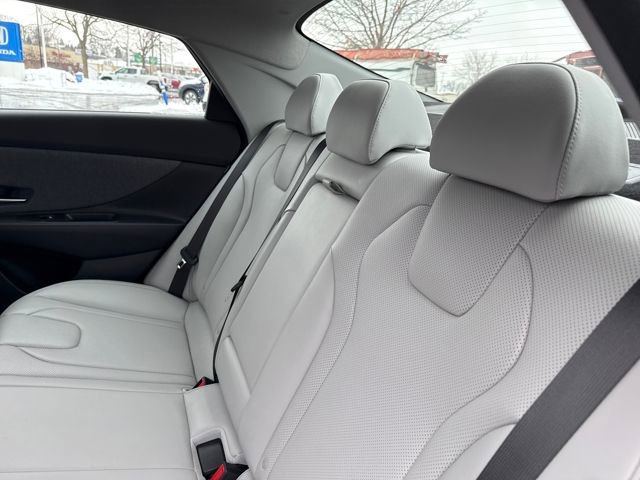 Certified 2025 Hyundai Elantra Limited image 29