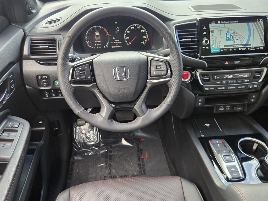 Certified 2025 Honda Ridgeline Black Edition image 12