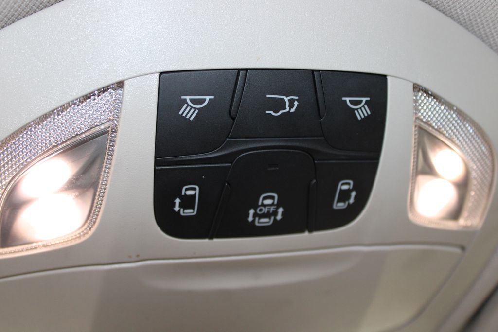 Used 2024 Chrysler Pacifica Touring-L image 51