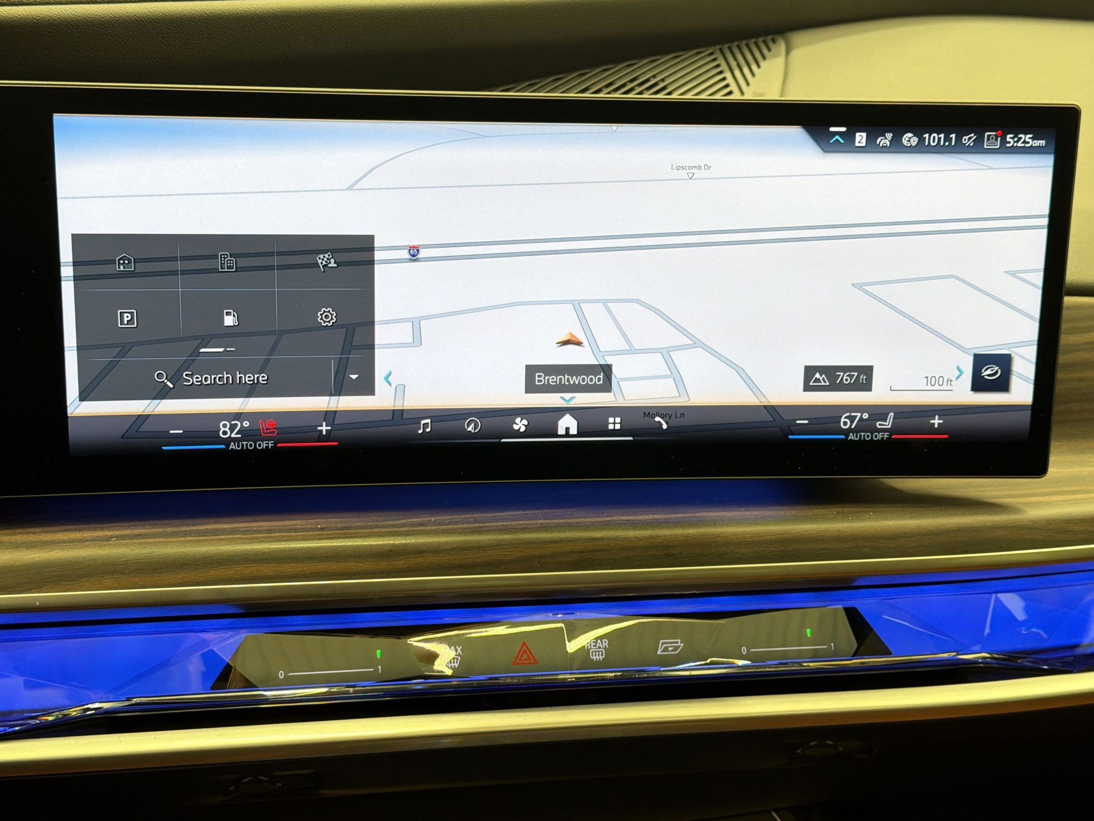 Certified 2023 BMW 760i xDrive w/ Executive Package image 21