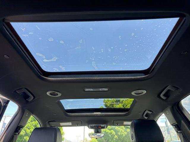 Used 2024 Chevrolet Traverse High Country w/ LPO, Floor Liner Package AWD/4WD image 17