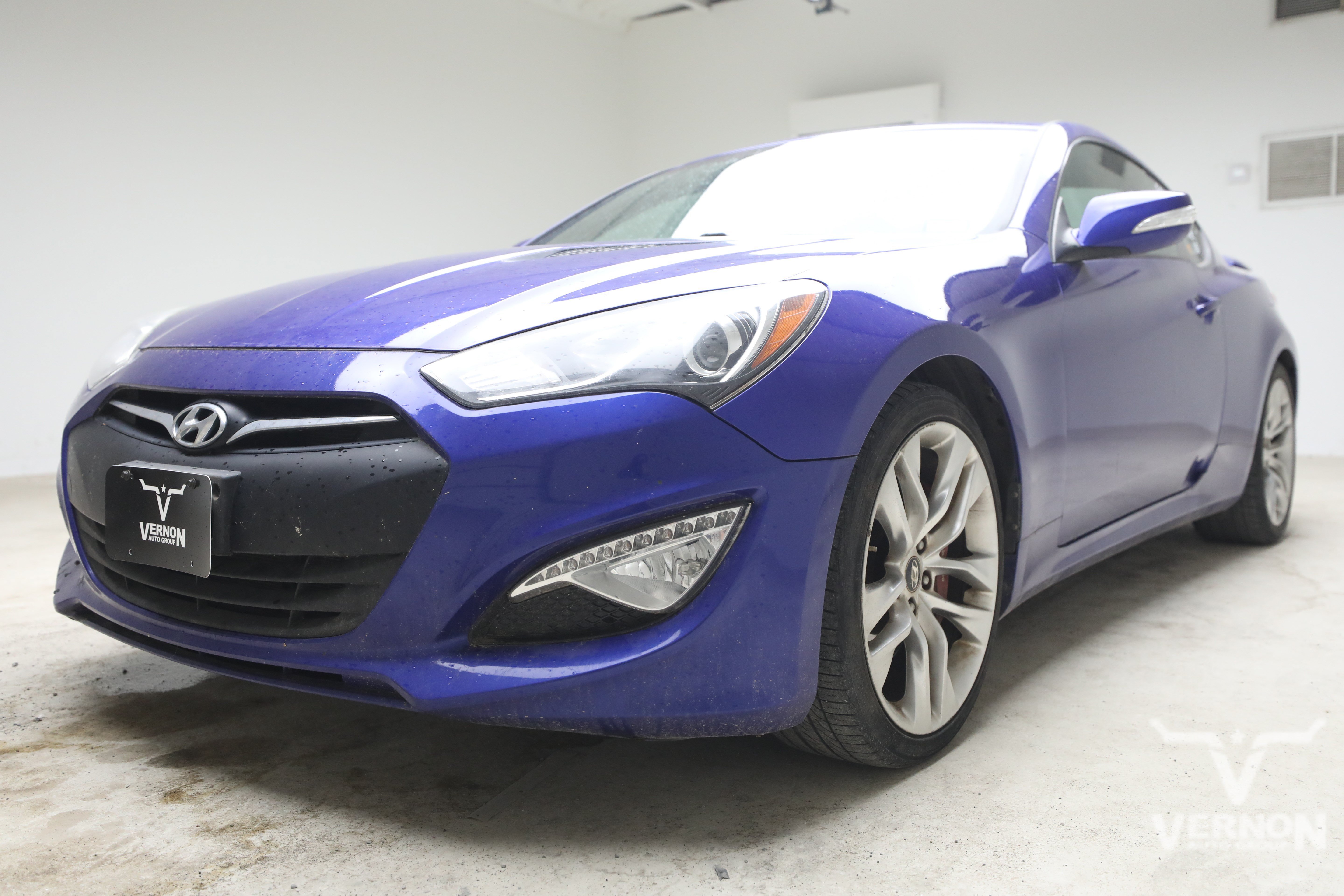 Used 2013 Hyundai Genesis 3.8 RWD image 1