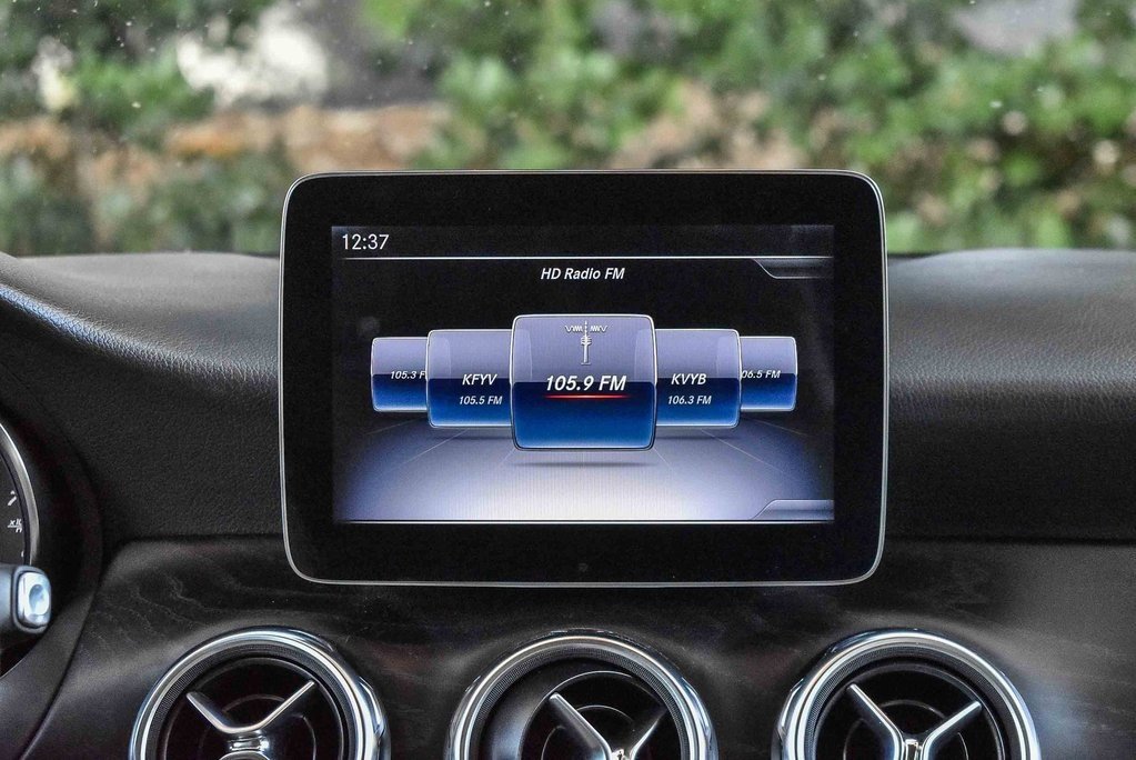 Used 2019 Mercedes-Benz GLA 250 4MATIC image 13