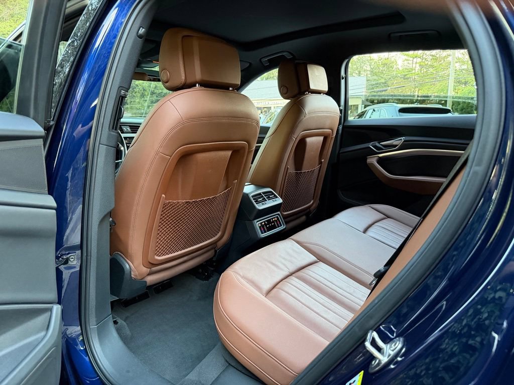 Used 2022 Audi e-tron Premium AWD/4WD image 31