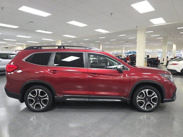 Used 2023 Subaru Ascent Limited w/ Technology Package image 5