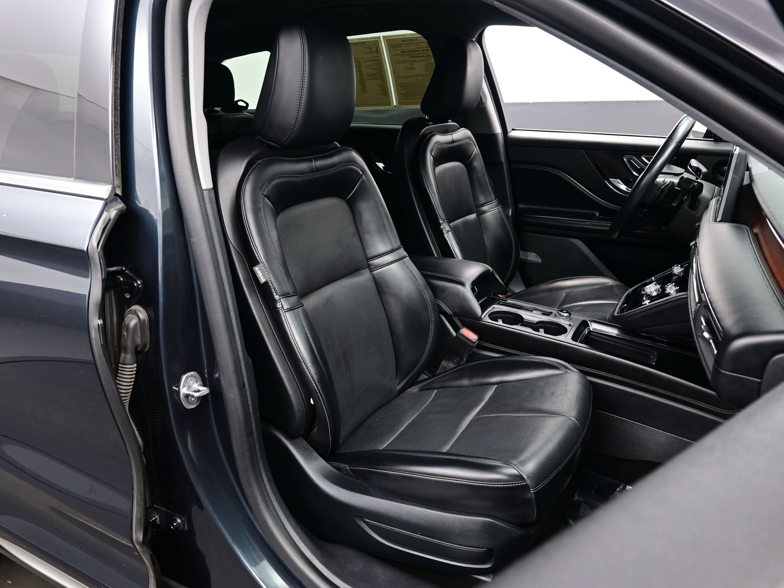 Used 2022 Lincoln Corsair Reserve w/ Equipment Group 201A image 14