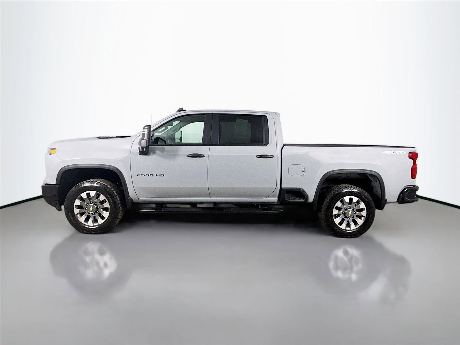 Used 2025 Chevrolet Silverado 2500 Custom w/ Custom Value Package AWD/4WD image 6