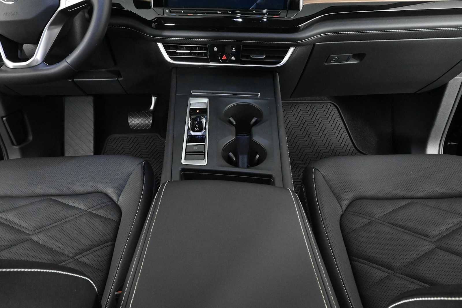 Certified 2026 Volkswagen Atlas SE FWD image 15