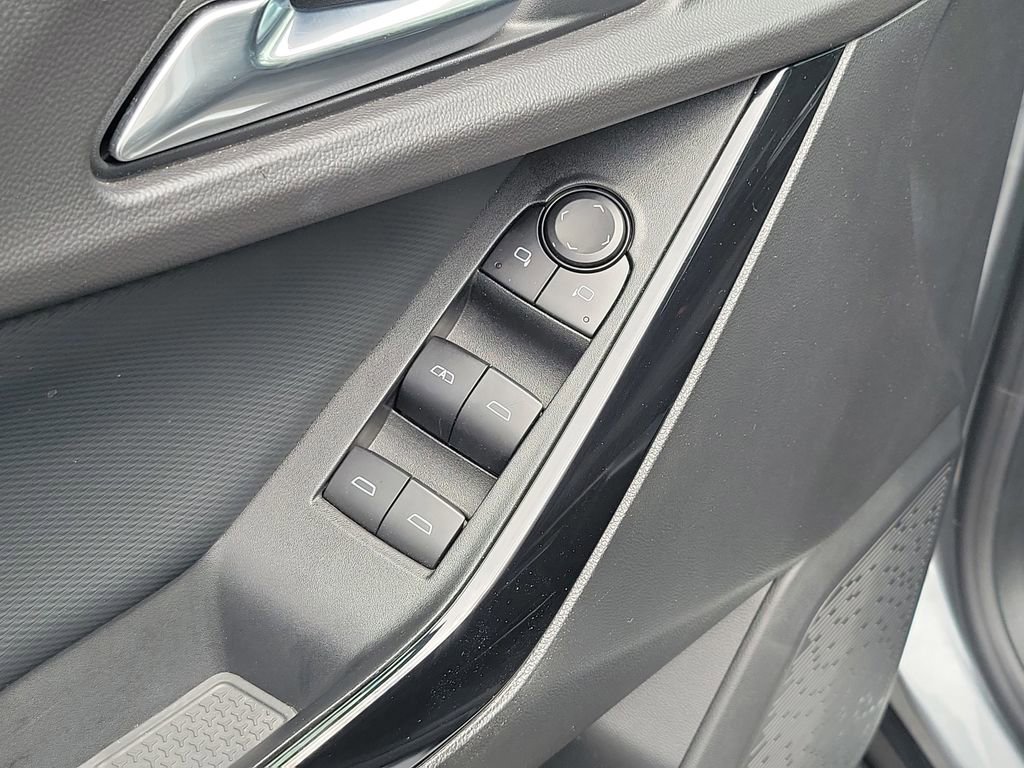 Certified 2025 Chevrolet Equinox LT FWD image 21