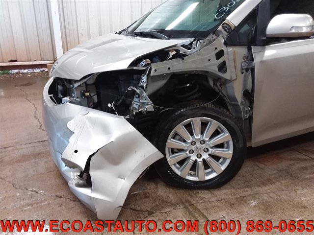 Used 2017 Toyota Sienna Limited AWD/4WD image 17