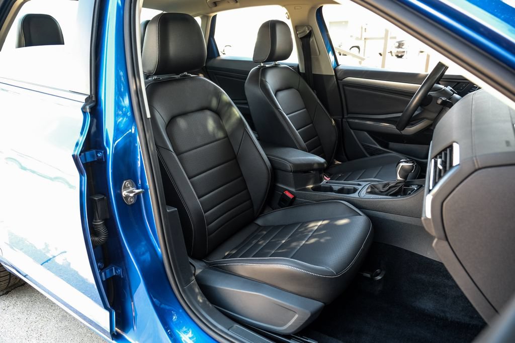 Used 2022 Volkswagen Jetta SE FWD image 48