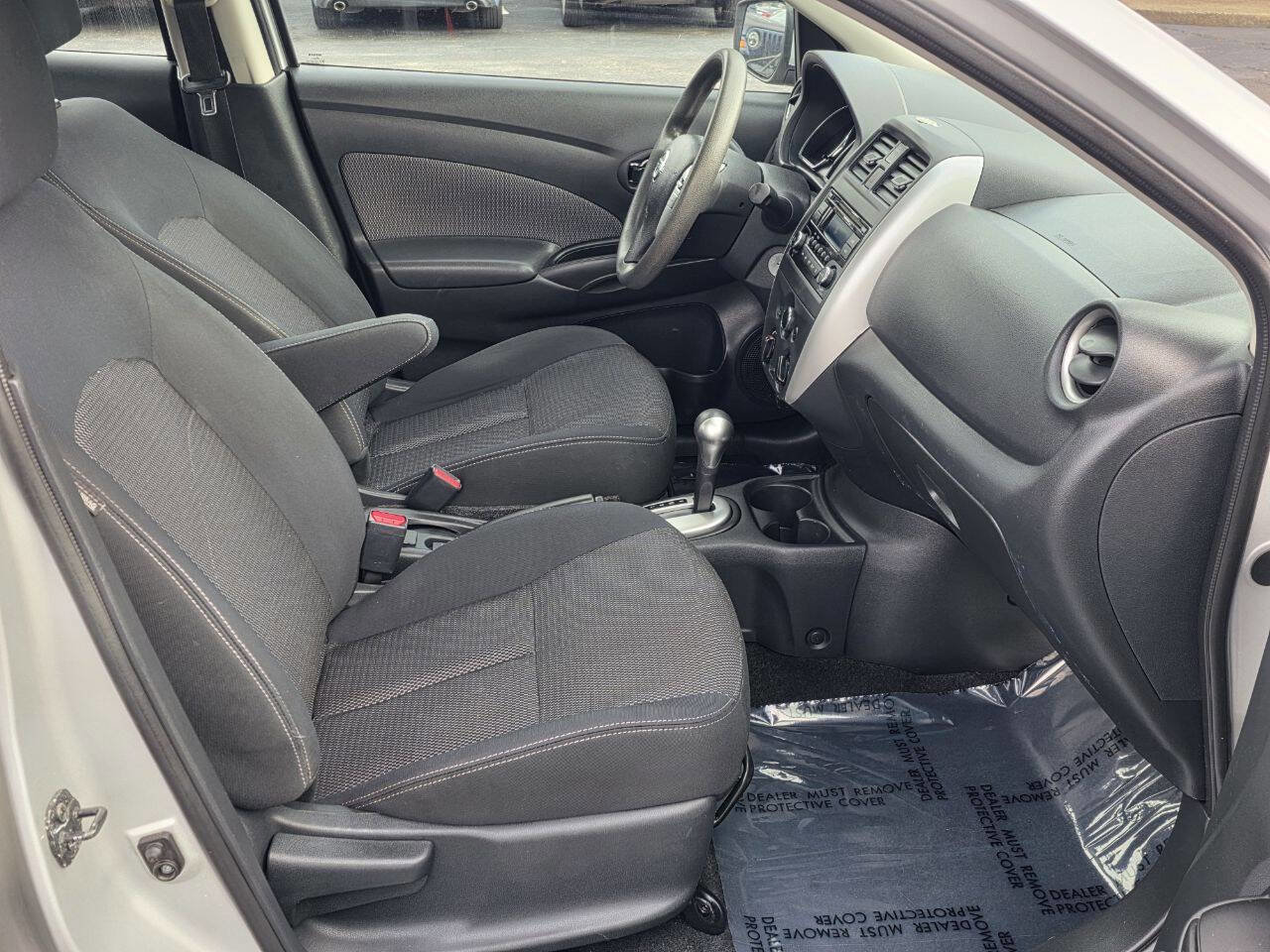 Used 2016 Nissan Versa SV image 10