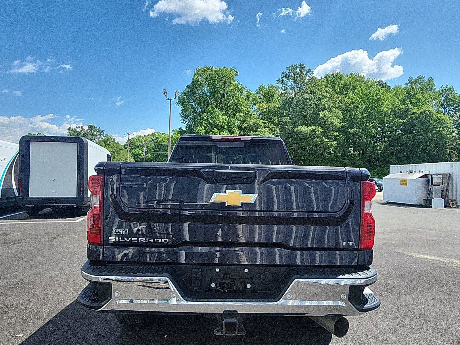 Used 2024 Chevrolet Silverado 3500 LT w/ Safety Package AWD/4WD image 4