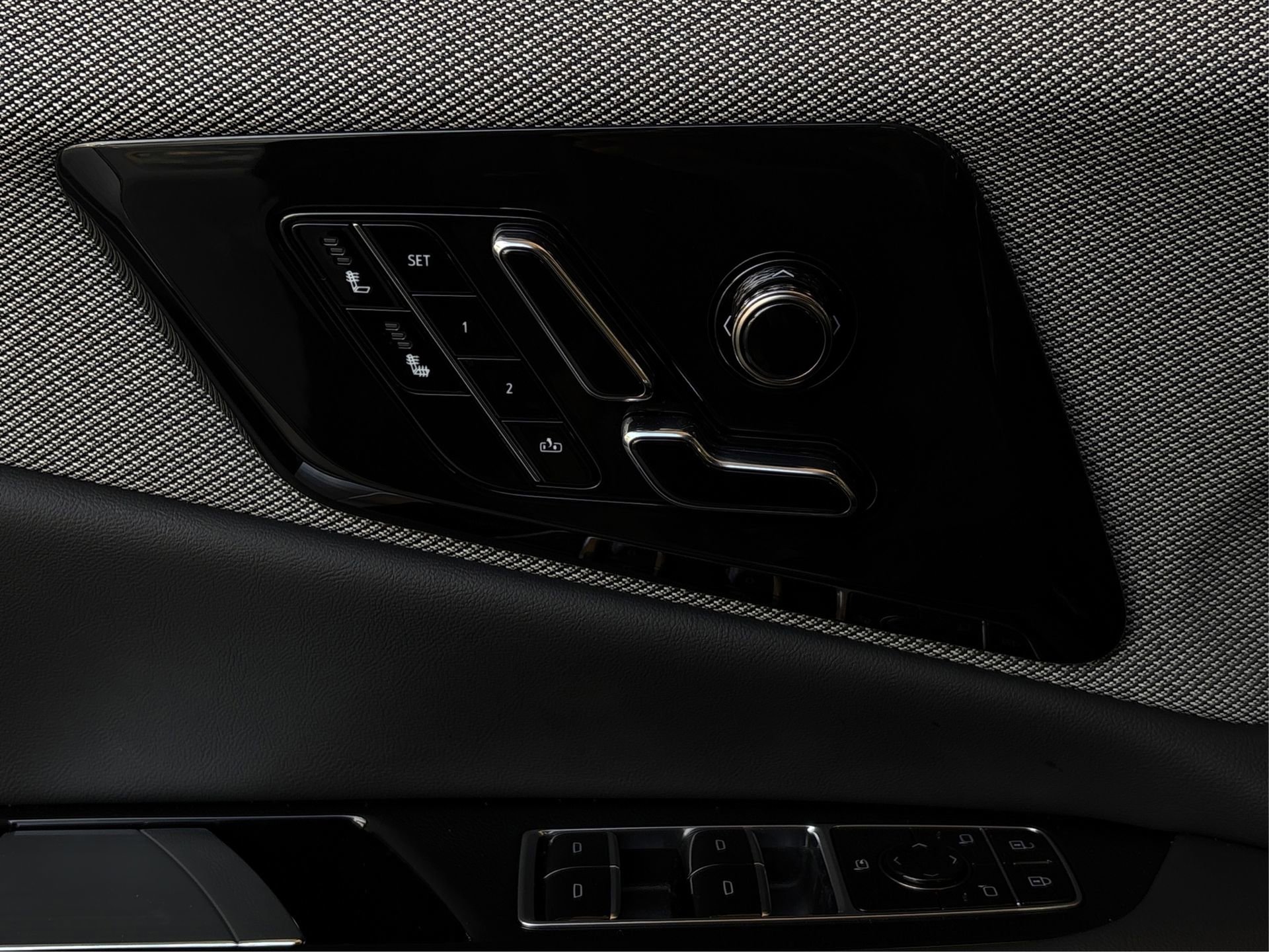 New 2026 Cadillac Optiq Luxury 1 image 31