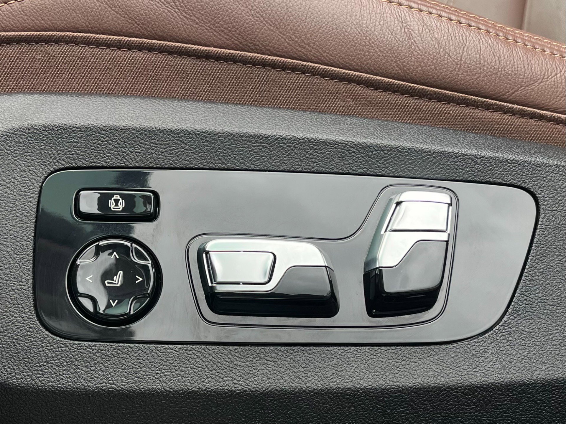 Used 2022 BMW X5 xDrive40i w/ M Sport Package image 51