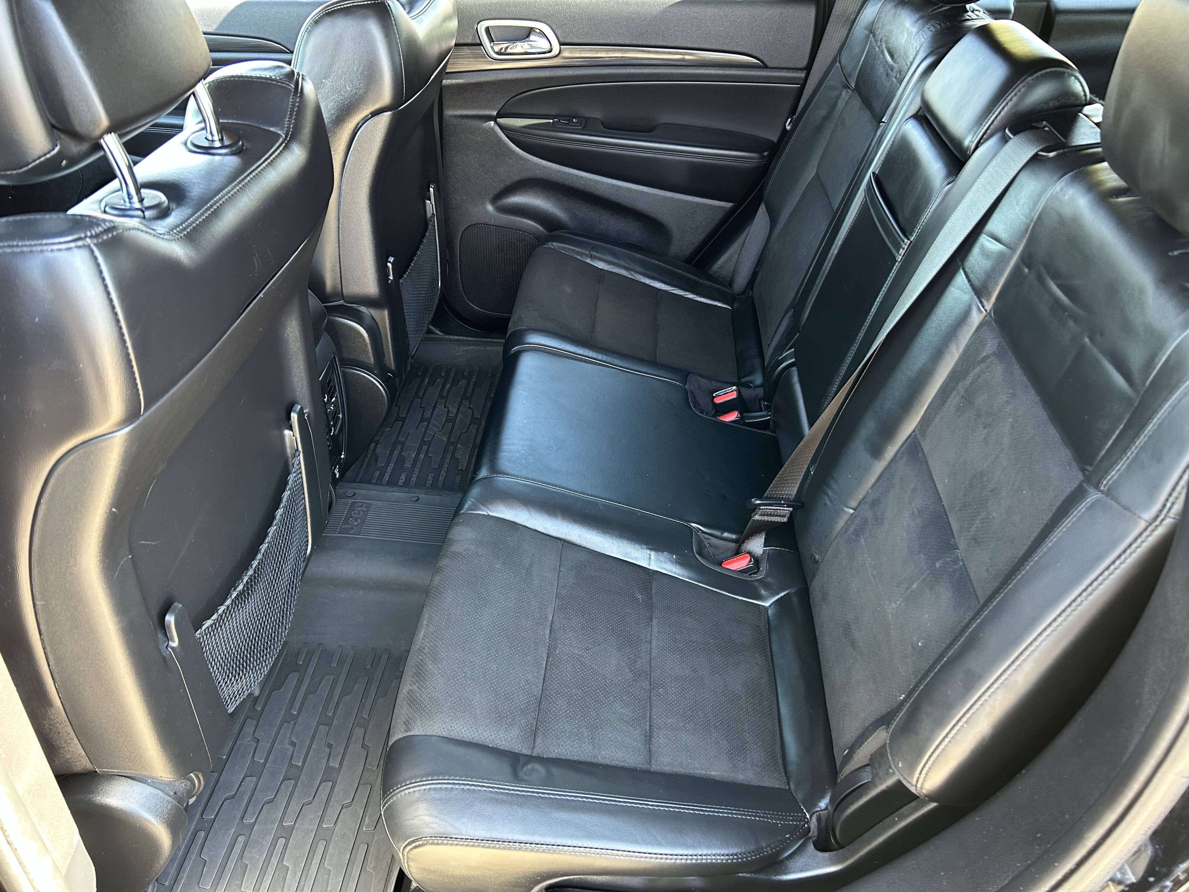 Certified 2021 Jeep Grand Cherokee Laredo X AWD/4WD image 16