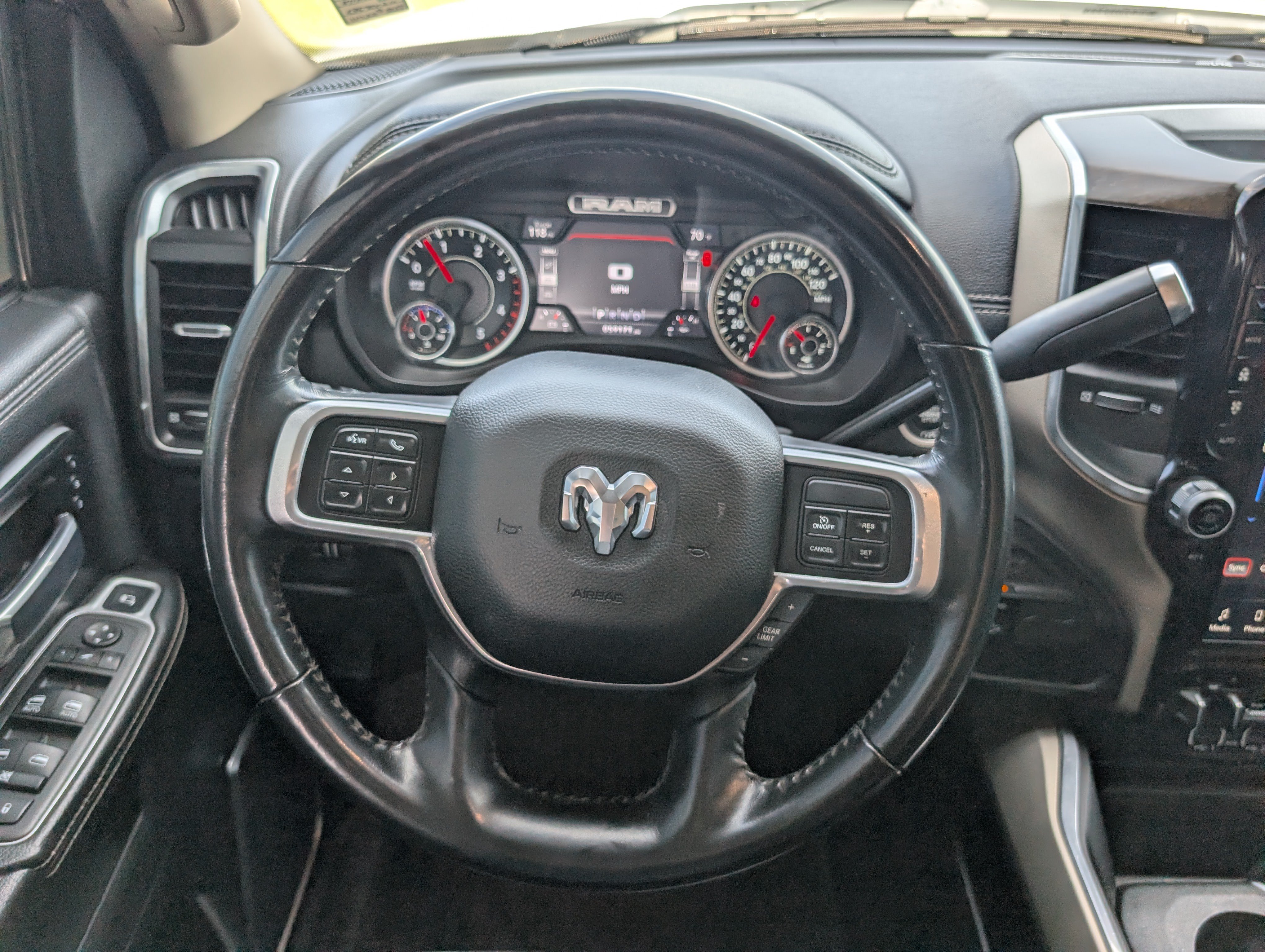 Used 2022 RAM 2500 Laramie AWD/4WD image 19