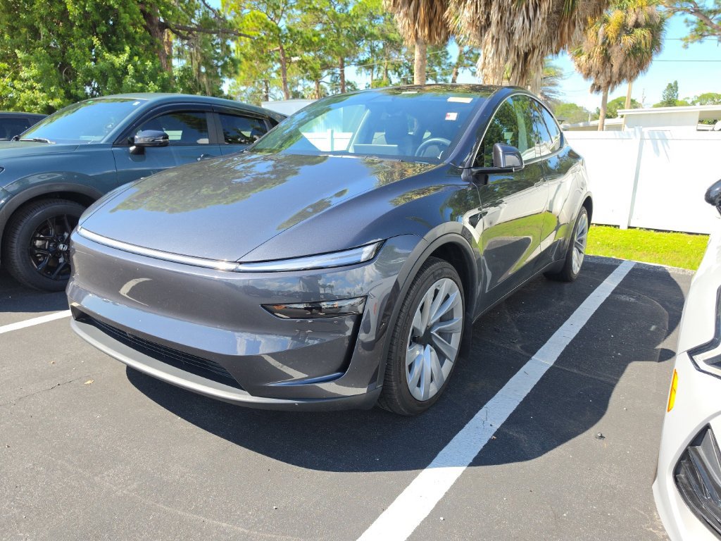Used 2026 Tesla Model Y 2WD image 5