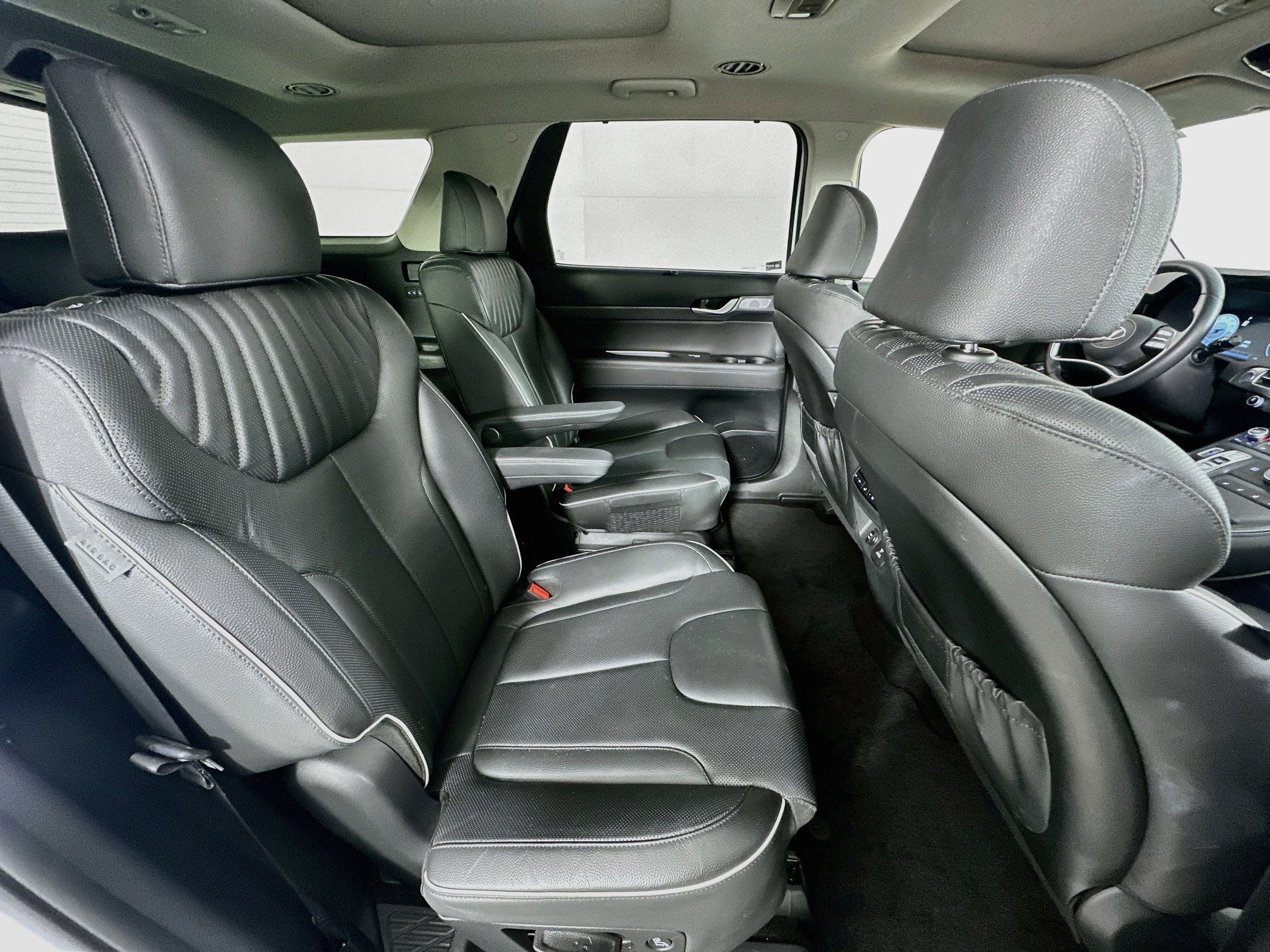 Used 2023 Hyundai Palisade Limited w/ Cargo Package FWD image 30