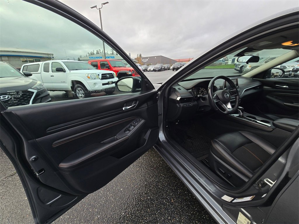 Used 2020 Nissan Altima 2.5 SR image 14