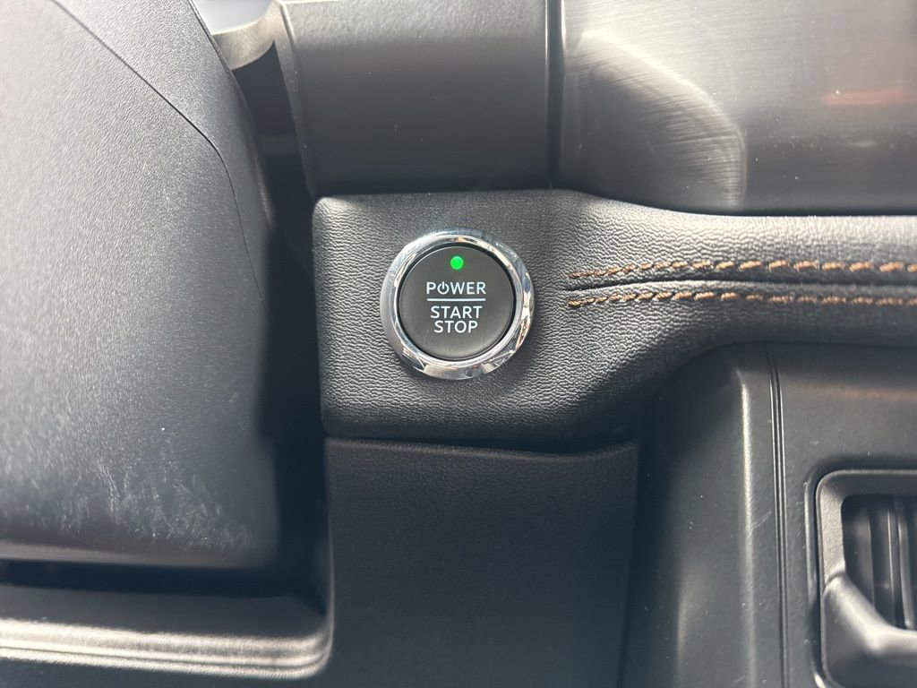 Used 2022 Ford F150 Lightning Lariat image 22