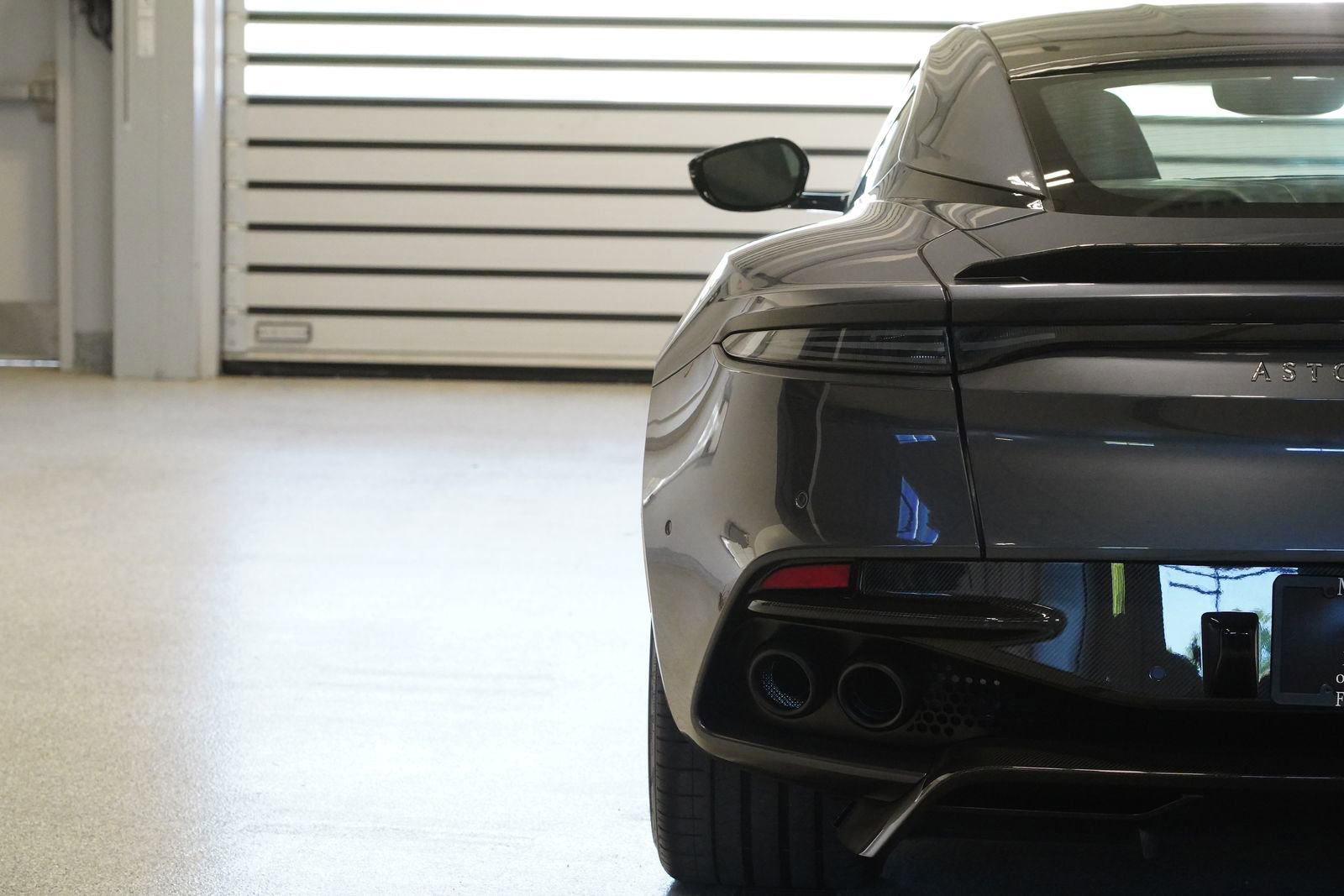 Used 2021 Aston Martin DBS Superleggera RWD image 11