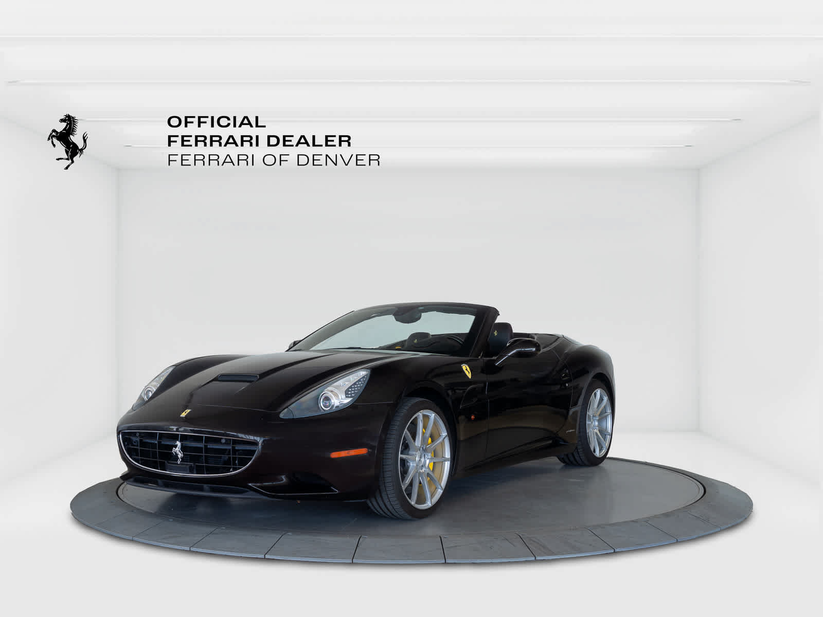 Used 2014 Ferrari California RWD image 1