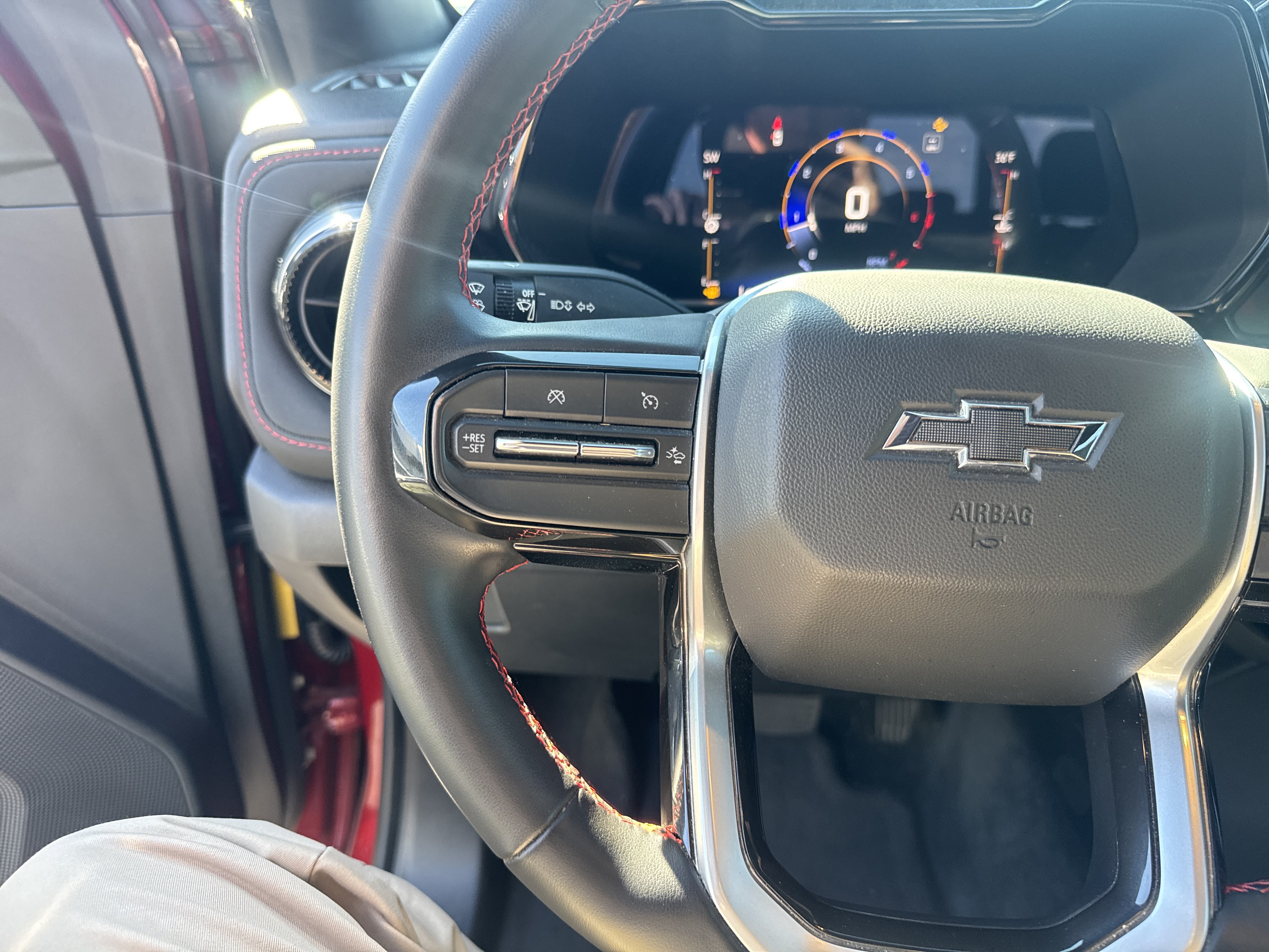Used 2023 Chevrolet Colorado Z71 w/ Z71 Convenience Package 2 AWD/4WD image 18