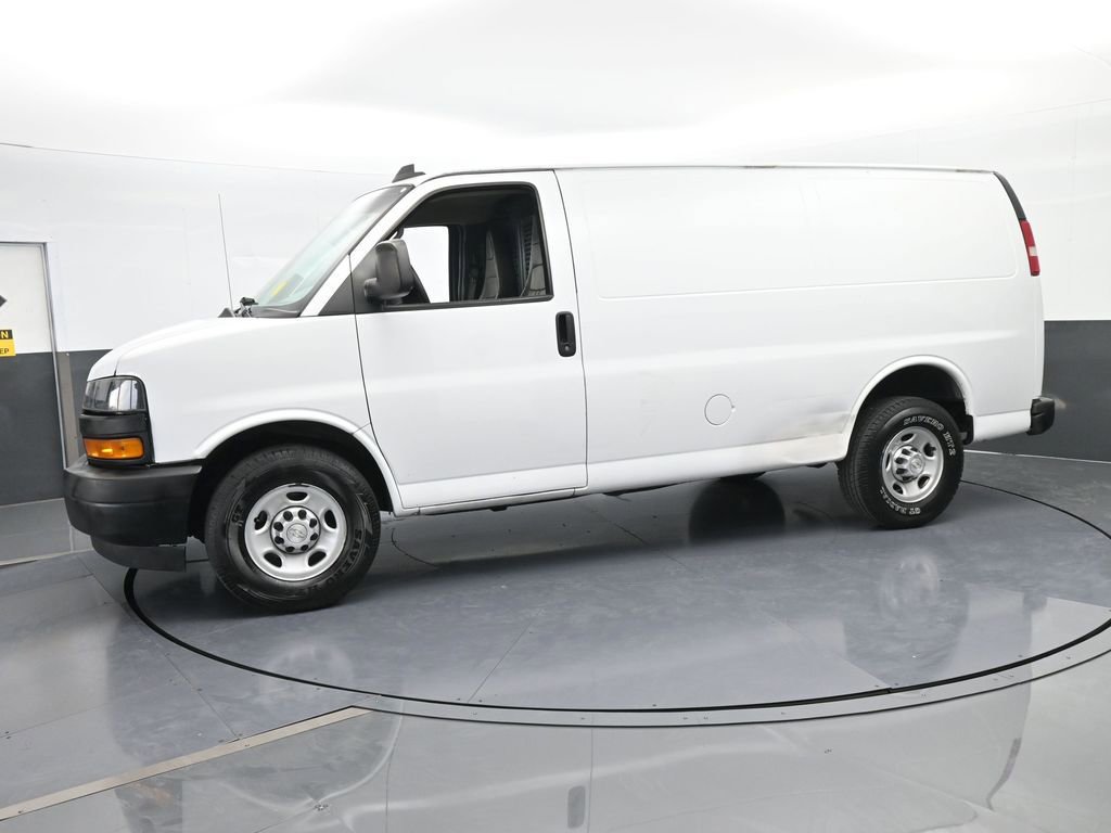 Used 2019 Chevrolet Express 2500 image 2