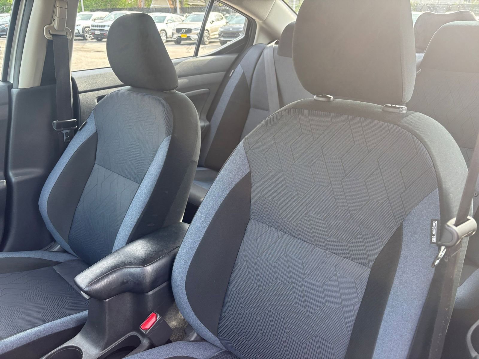 Used 2025 Nissan Versa SV image 34