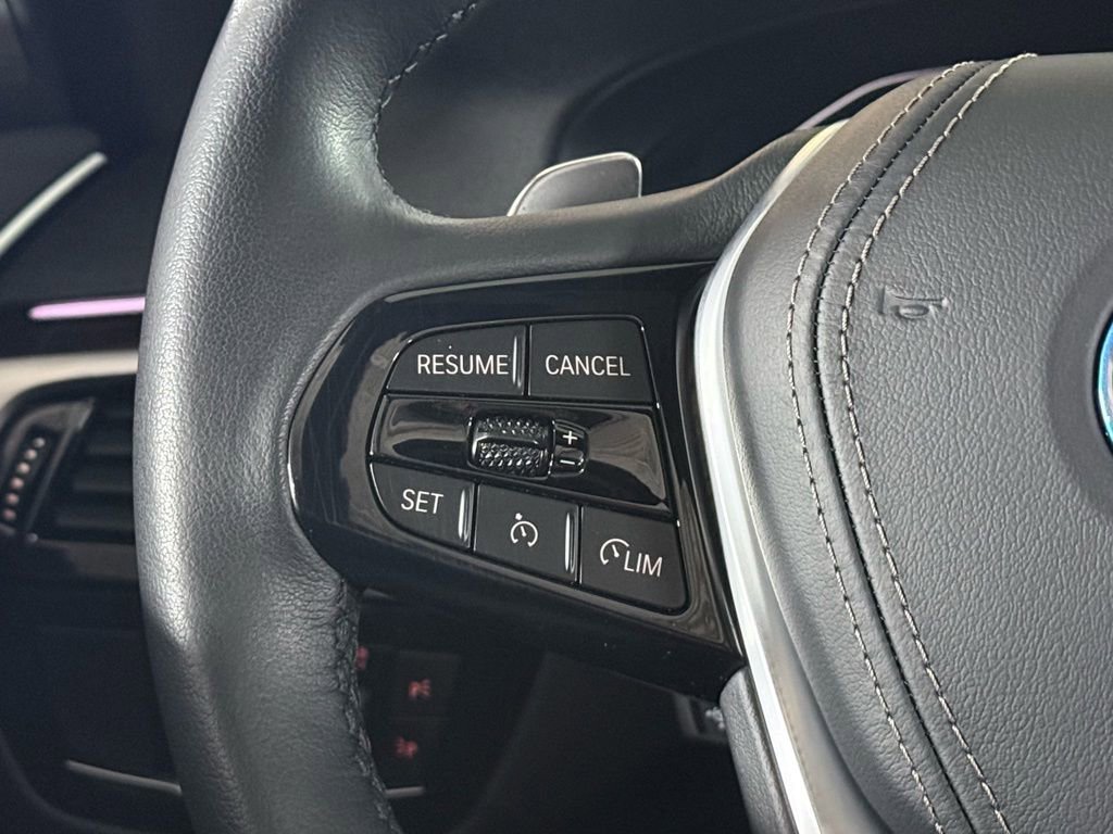 Used 2023 BMW 530e xDrive w/ Premium Package image 44