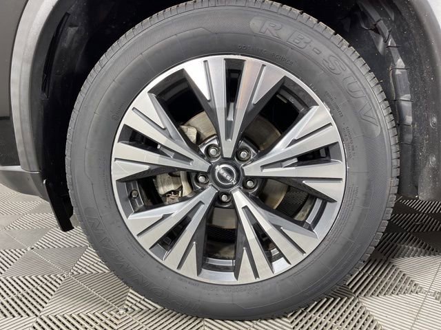 Used 2023 Nissan Rogue SV image 13