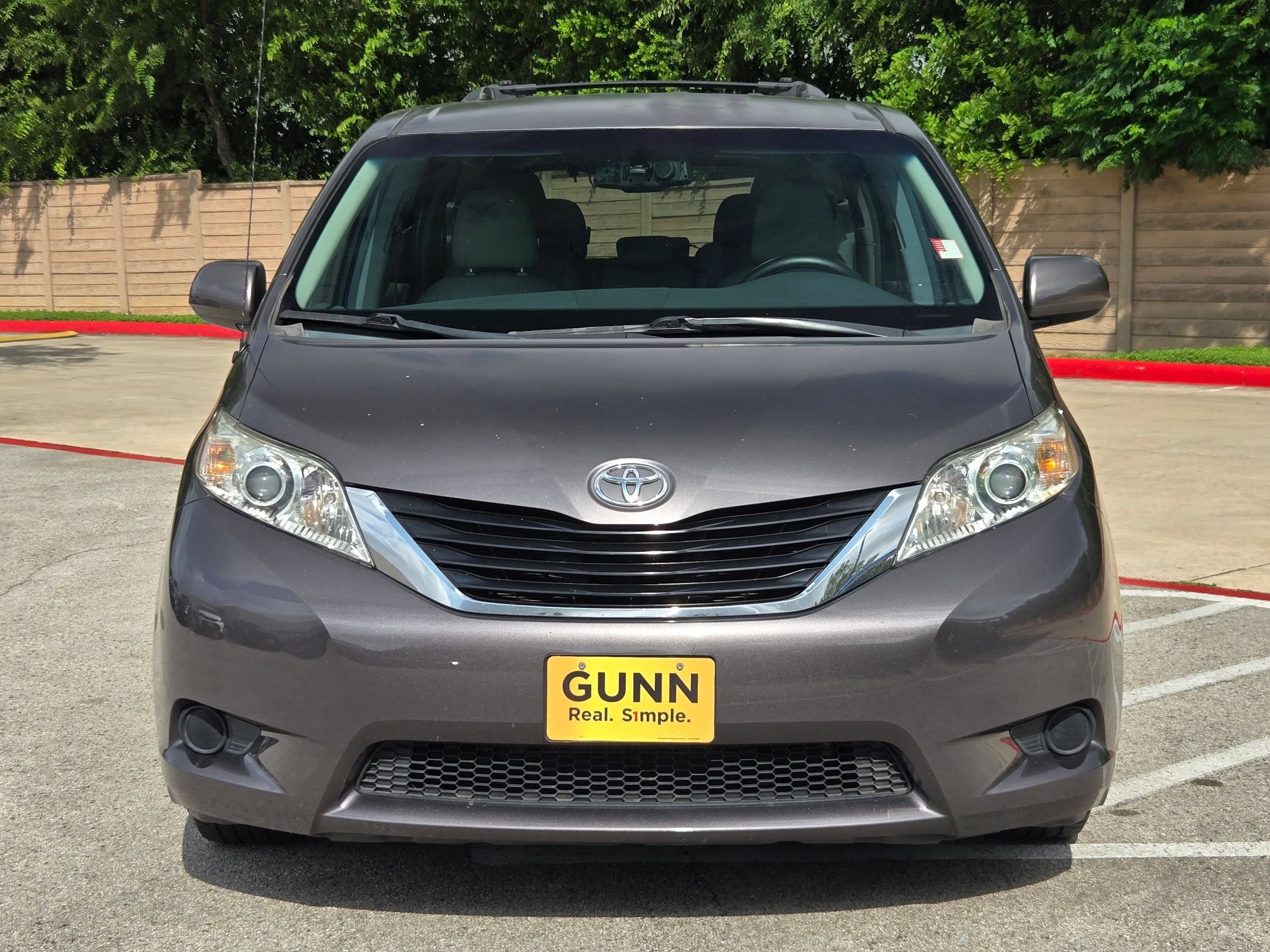 Used 2013 Toyota Sienna LE FWD image 8