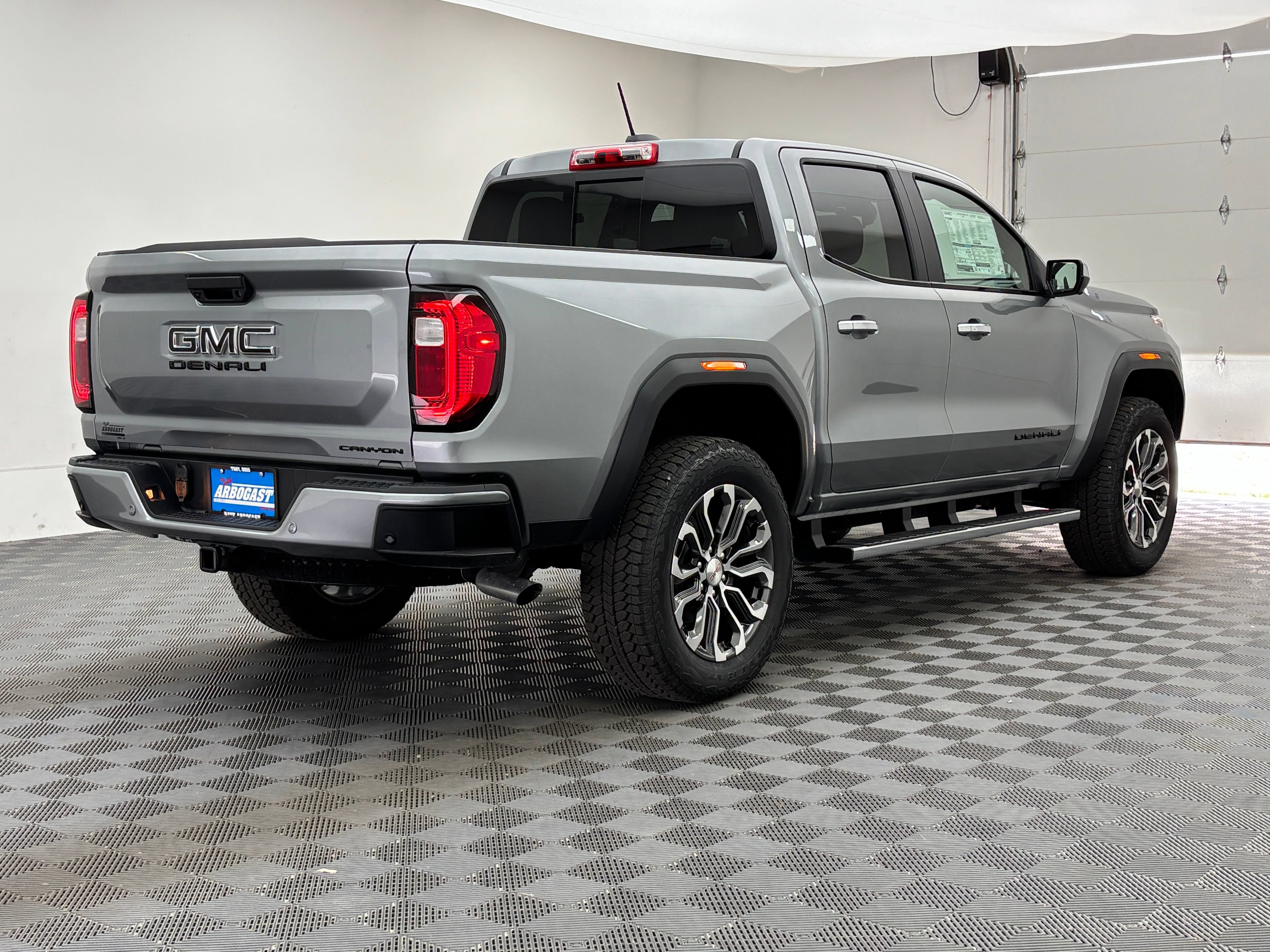 New 2026 GMC Canyon Denali w/ LPO, Black Badging Package AWD/4WD image 8