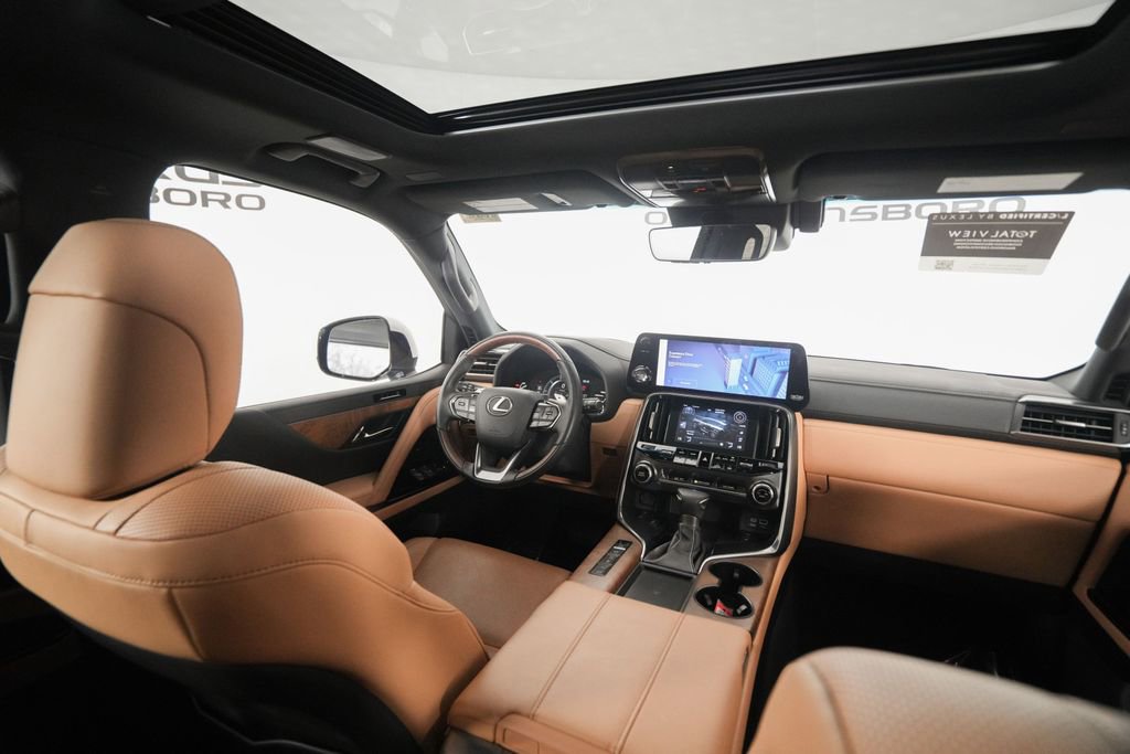 Used 2024 Lexus LX 600 4WD w/ Luxury Package image 16