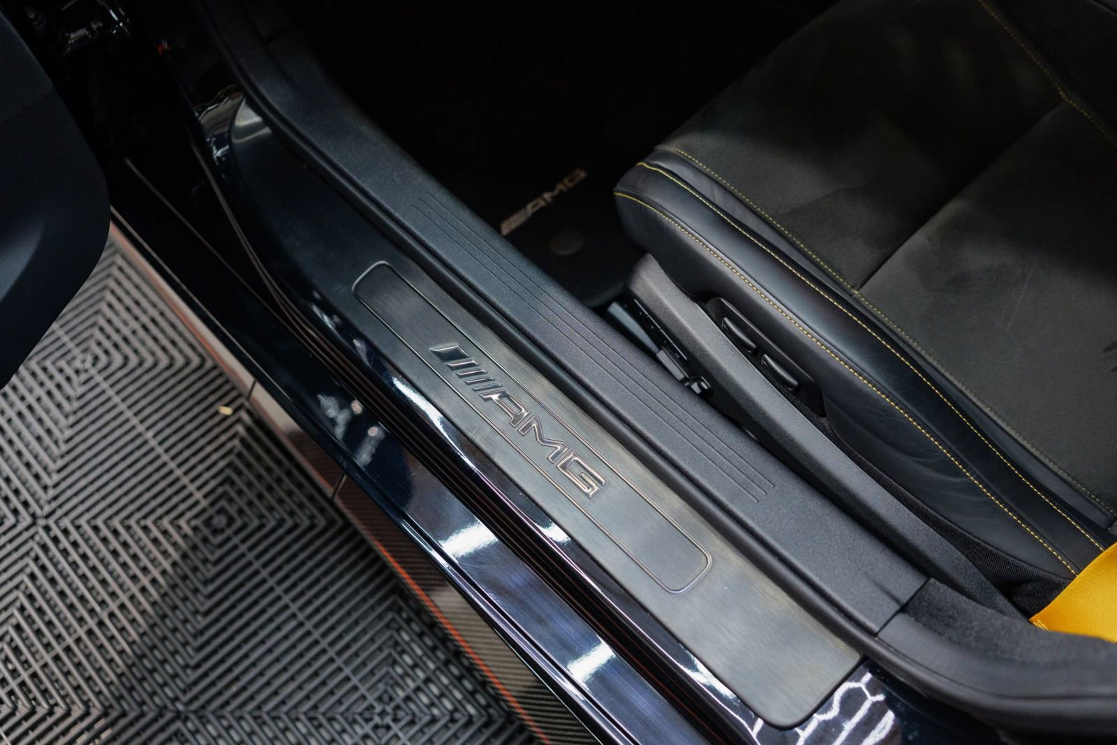 Used 2018 Mercedes-Benz AMG GT R image 29