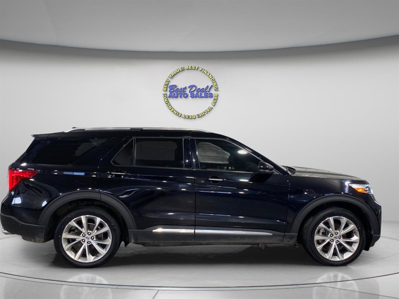 Used 2021 Ford Explorer Platinum w/ Equipment Group 601A AWD/4WD image 6