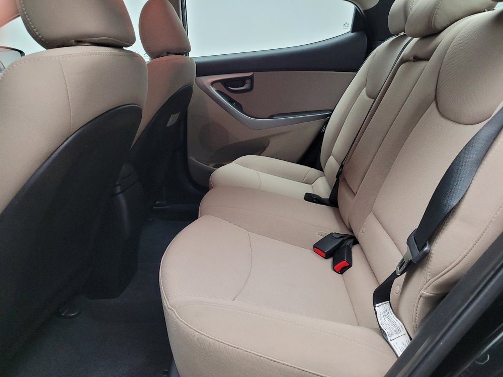 Used 2016 Hyundai Elantra SE w/ Option Group 02 FWD image 18
