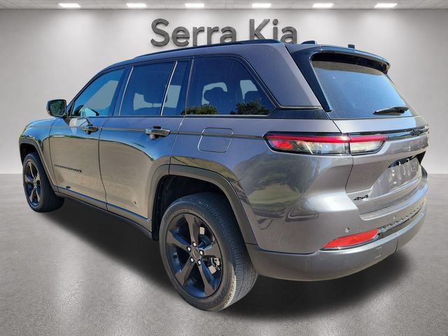 Used 2024 Jeep Grand Cherokee Altitude AWD/4WD image 3