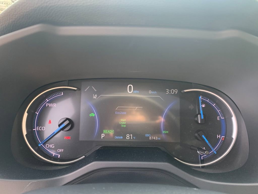 Used 2025 Toyota RAV4 XLE w/ Convenience Package image 32