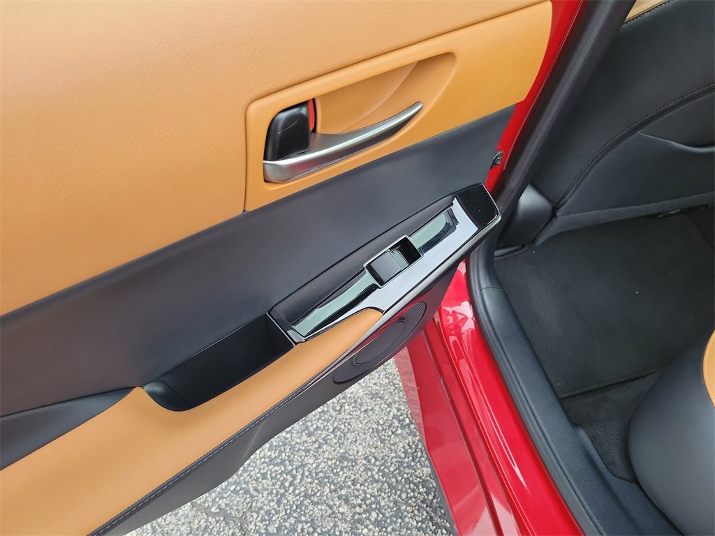 Used 2022 Lexus IS 300 image 10