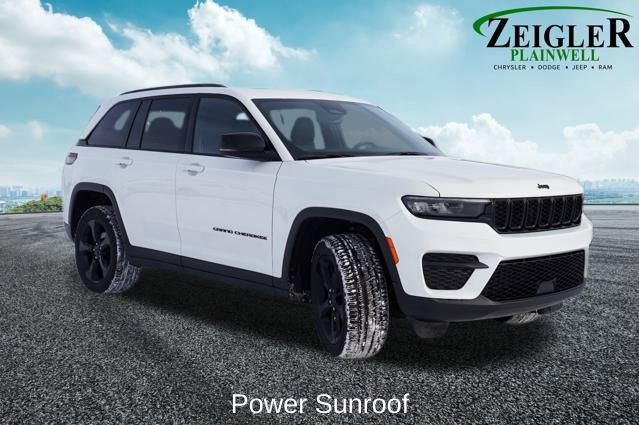 Used 2023 Jeep Grand Cherokee Altitude video 4