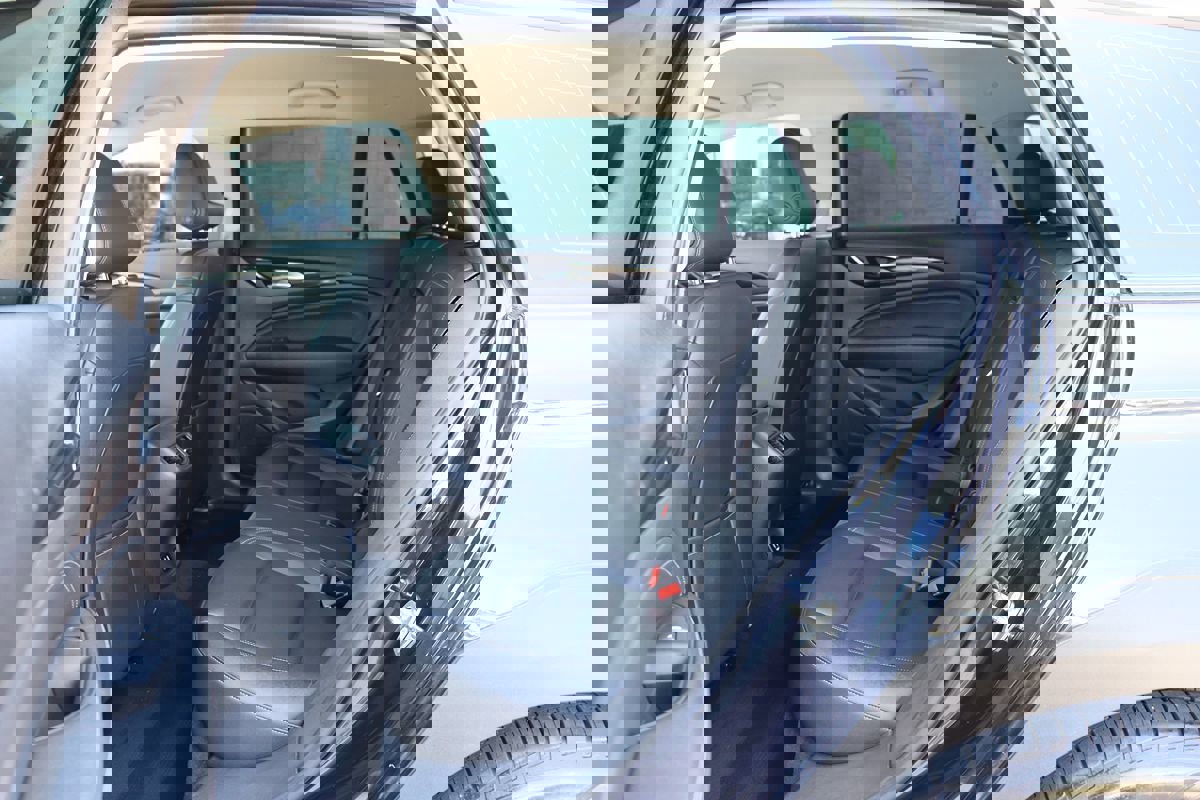 Used 2018 Buick Regal Essence w/ Driver Confidence Package #1 image 31