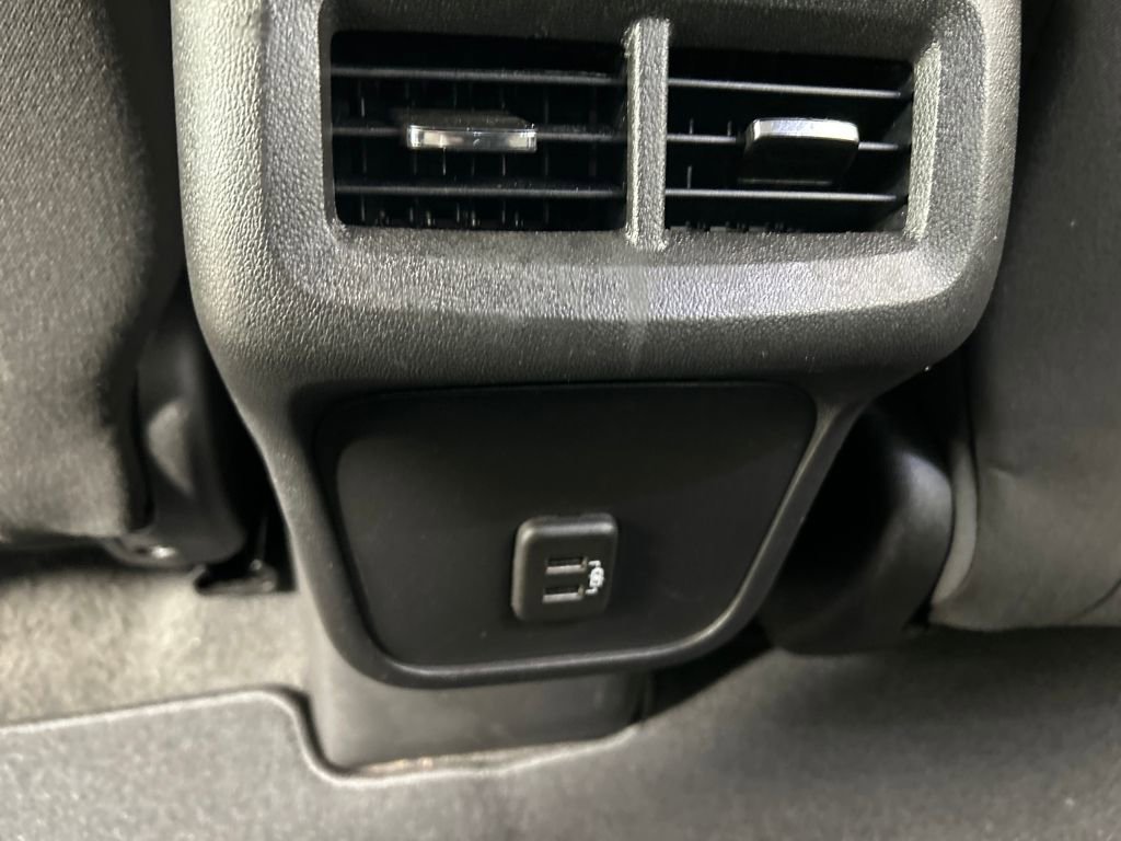 Used 2019 Chevrolet Equinox LS w/ LPO, Floor Liner Package image 18