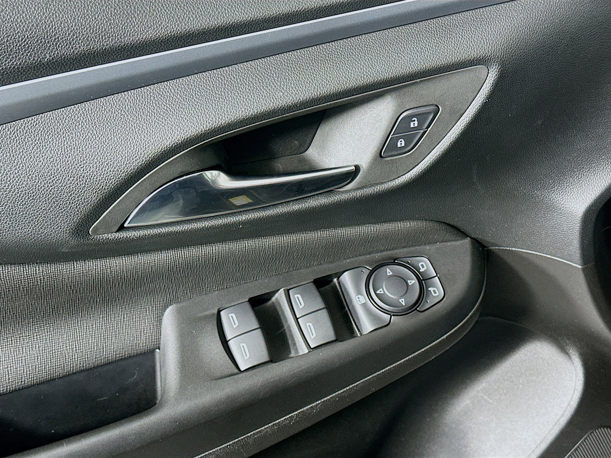 Used 2025 Buick Envista Preferred image 15