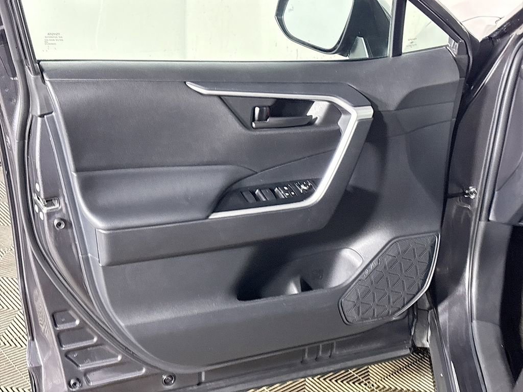 Used 2024 Toyota RAV4 LE AWD/4WD image 10