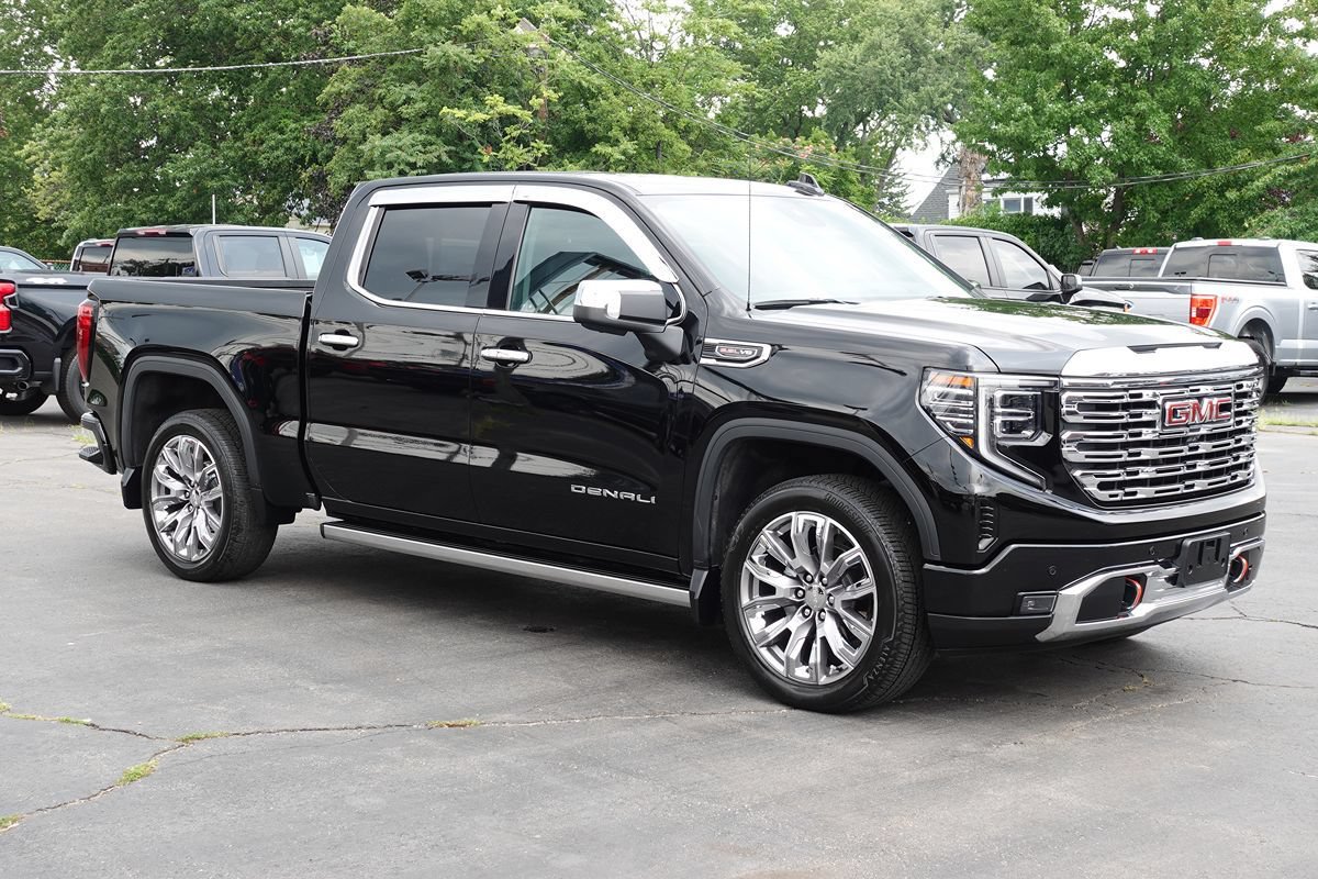 Used 2023 GMC Sierra 1500 Denali w/ Denali Reserve Package AWD/4WD image 4