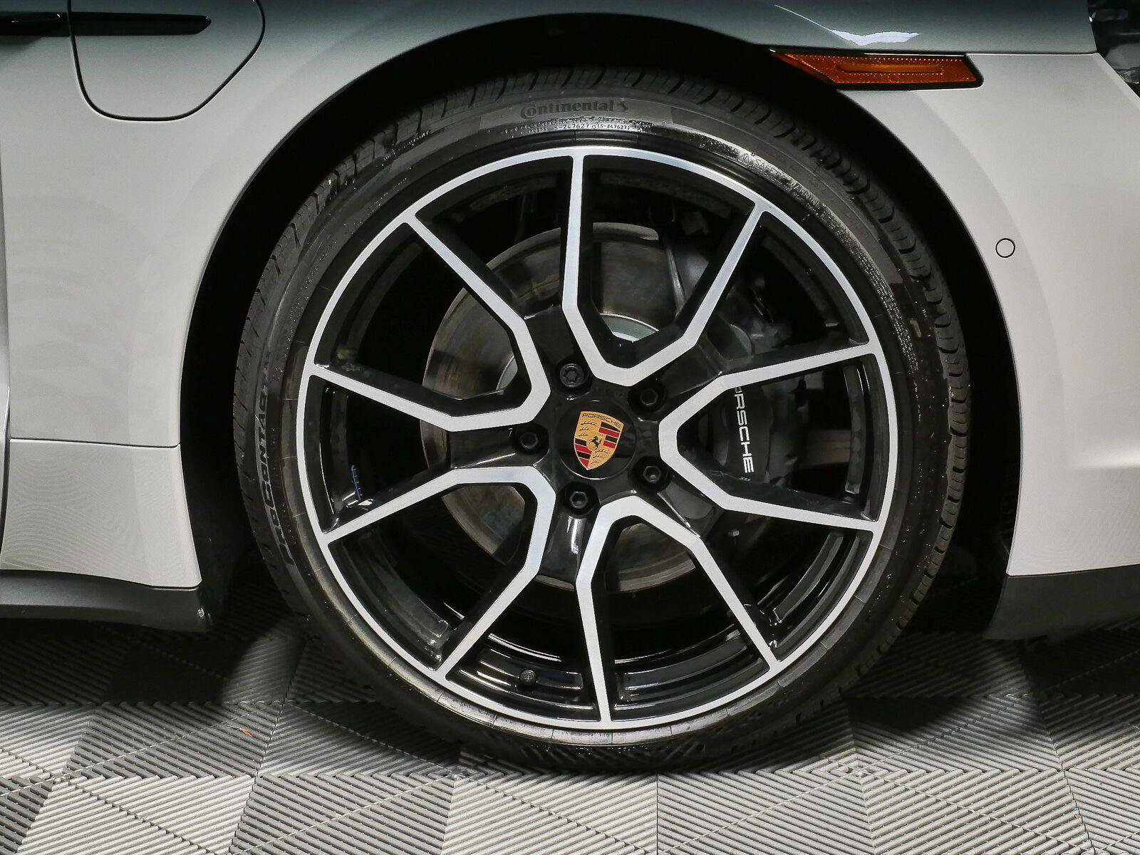 New 2026 Porsche Taycan RWD image 40